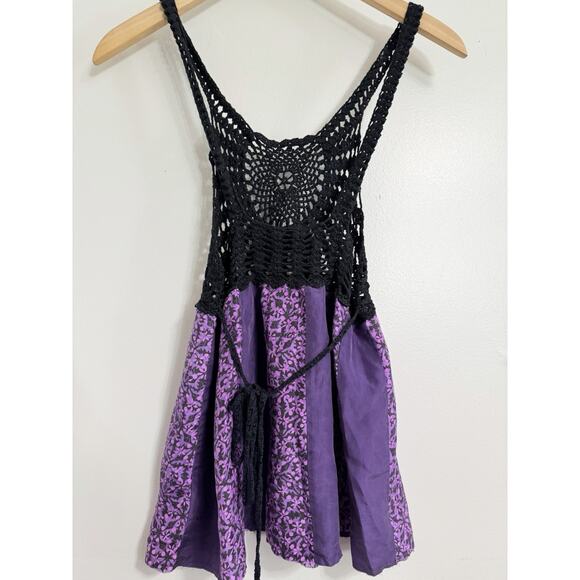 FREE PEOPLE Women’s Purple Silk Open-Crocheted Top Tie-Back Boho Size Small S - Picture 3 of 3